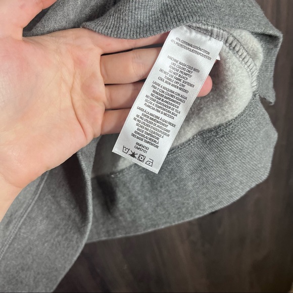 +💙2/$40💙NWOT Tommy Hilfiger Sport Grey Crew Neck Pullover Sweater Size Large - Picture 13 of 16